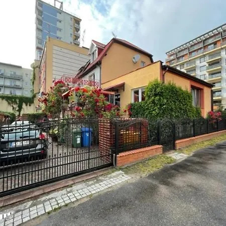 Carmen Dzielnica Uzdrowiskowa 400 M Od Mola Séjour chez l'habitant *