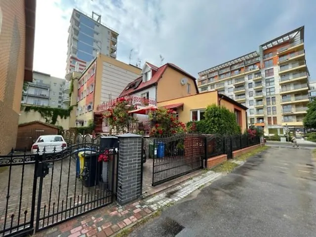 Carmen Dzielnica Uzdrowiskowa 400 M Od Mola Homestay
