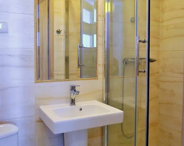 Carmen Dzielnica Uzdrowiskowa 400 M Od Mola *